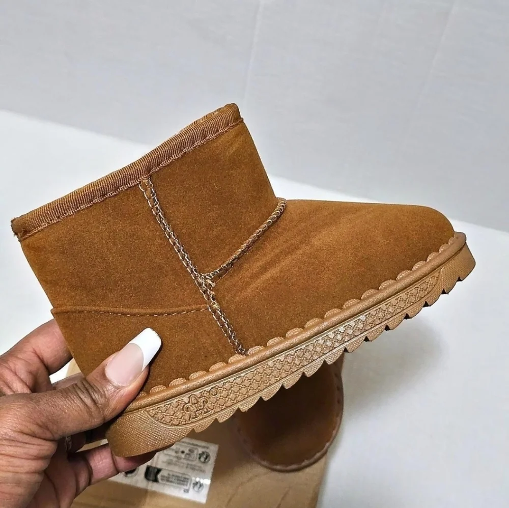 Cozy Snow Boots Kids Unisex Size EU30 Brown Fuzzy Warm Winter Pull-On Casual
